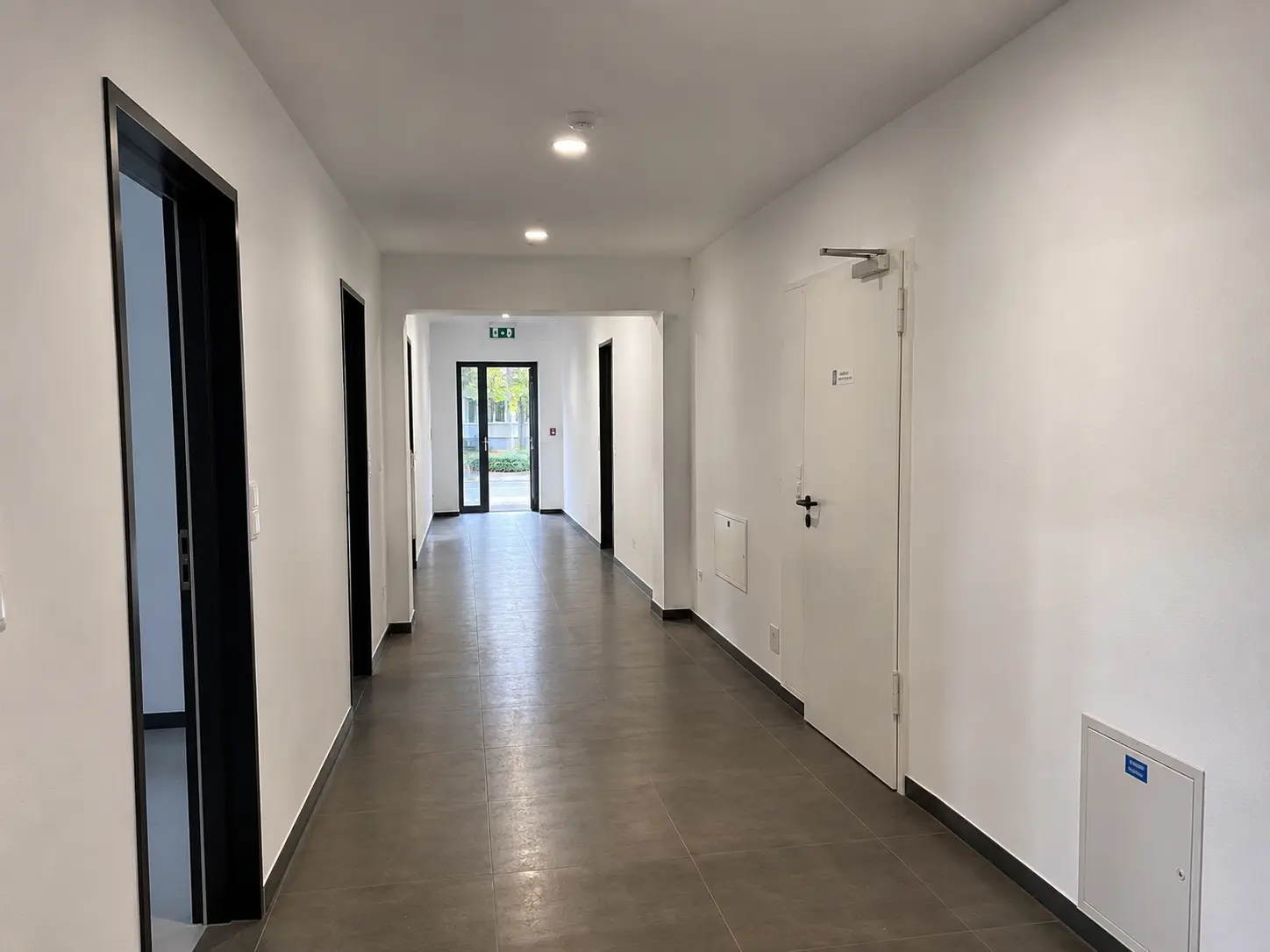 Frisch gestrichener Flur in einem Gewerbeobjekt in Schwäbisch Hall