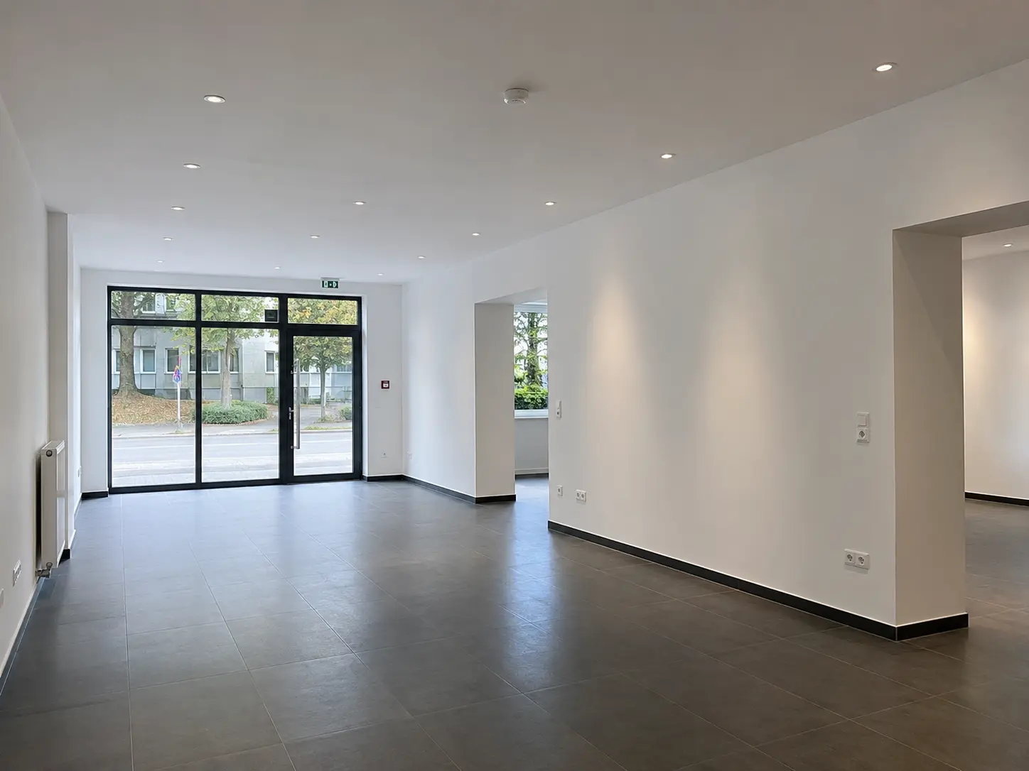 Frisch gestrichene Wände und Decken nach Malerarbeiten in einem Wohngebäude in Schwäbisch Hall