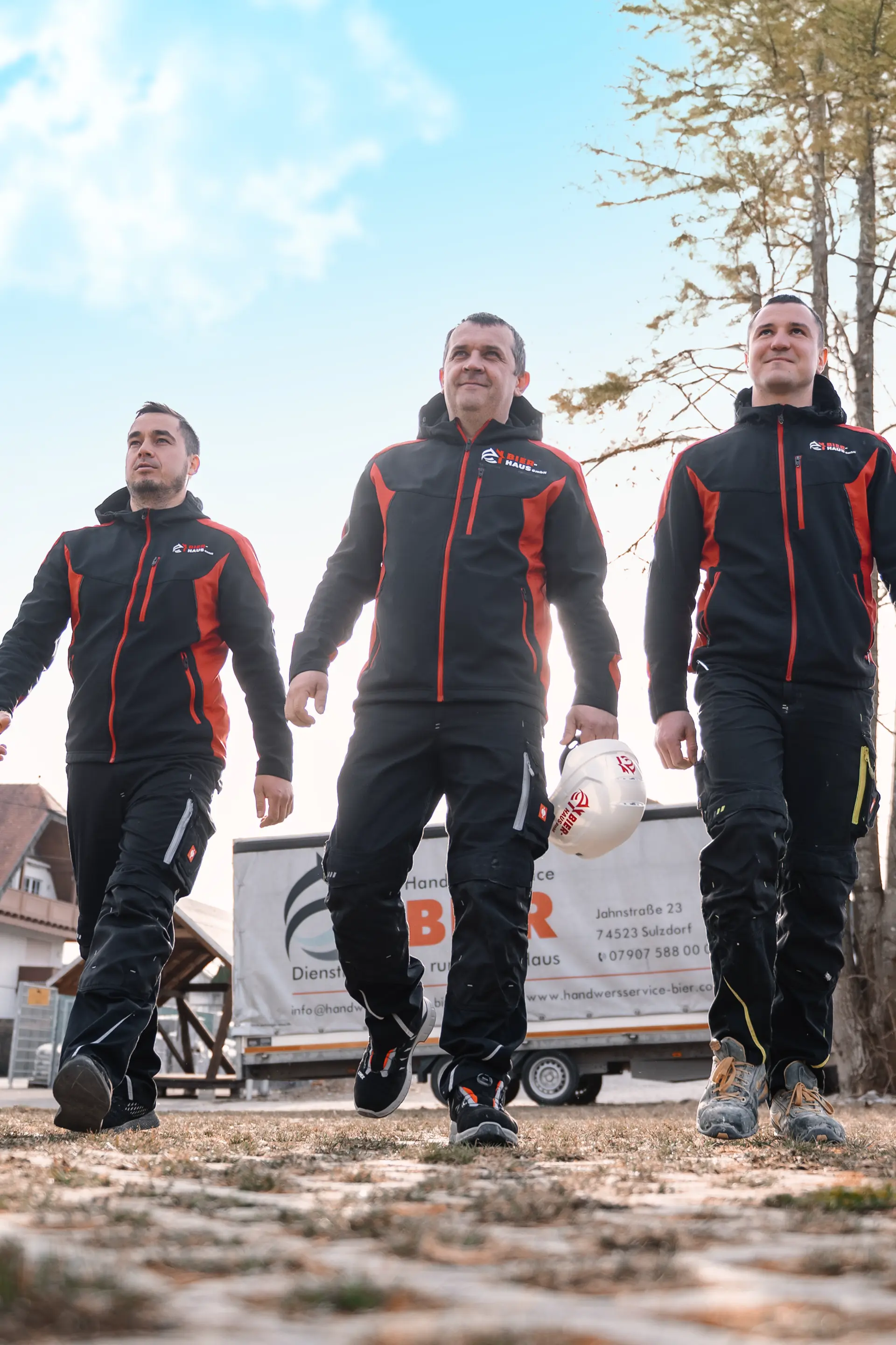 Das Team von Bier Haus auf dem Weg zur Sanierungsbaustelle in Schwäbisch Hall